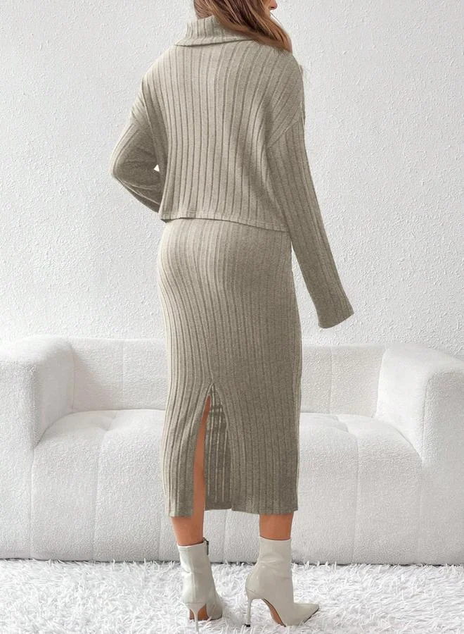 تايك تو طقم مضلع للحوامل بلوزة بياقة مرتفعة وتنورة بخصر مرن قابل للتعديل